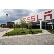 Компания Tesla показала аппарат ИВЛ, в котором по максимуму испо
