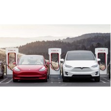 Илон Маск считает, что автомобили Tesla — дорогие. Он готов это 